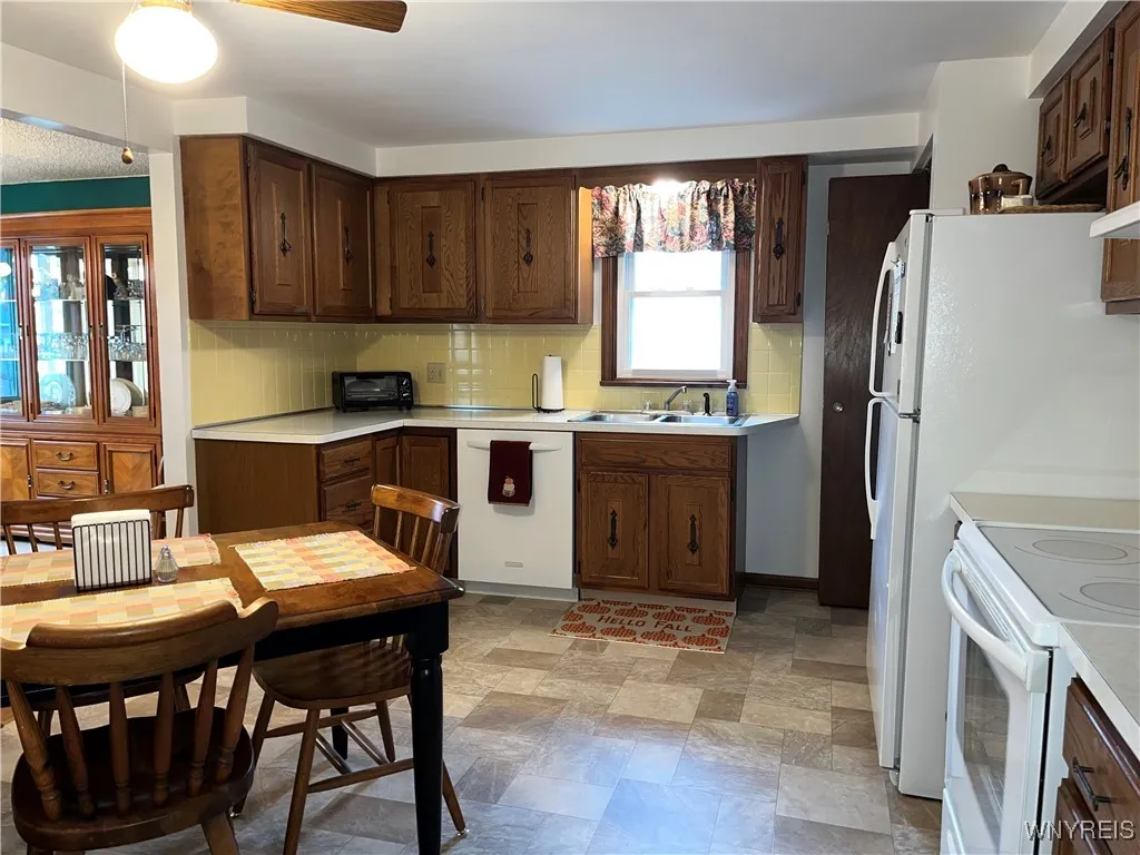 44 Morgott Avenue, West Seneca, New York 14224, West Seneca, New York 14224, 3 Bedrooms Bedrooms, 6 Rooms Rooms,1 BathroomBathrooms,Residential,For Sale,44 Morgott Avenue, West Seneca, New York 14224,0,B1650020