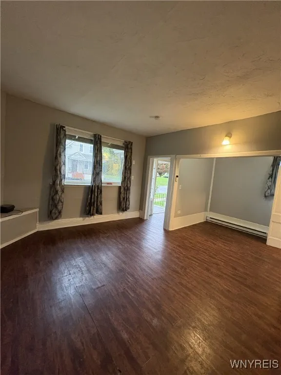 201 Lemon Street, Buffalo, New York 14204, Buffalo, New York 14204, 5 Bedrooms Bedrooms, 10 Rooms Rooms,1 BathroomBathrooms,Residential Lease,For Rent,201 Lemon Street, Buffalo, New York 14204,0,B1649921