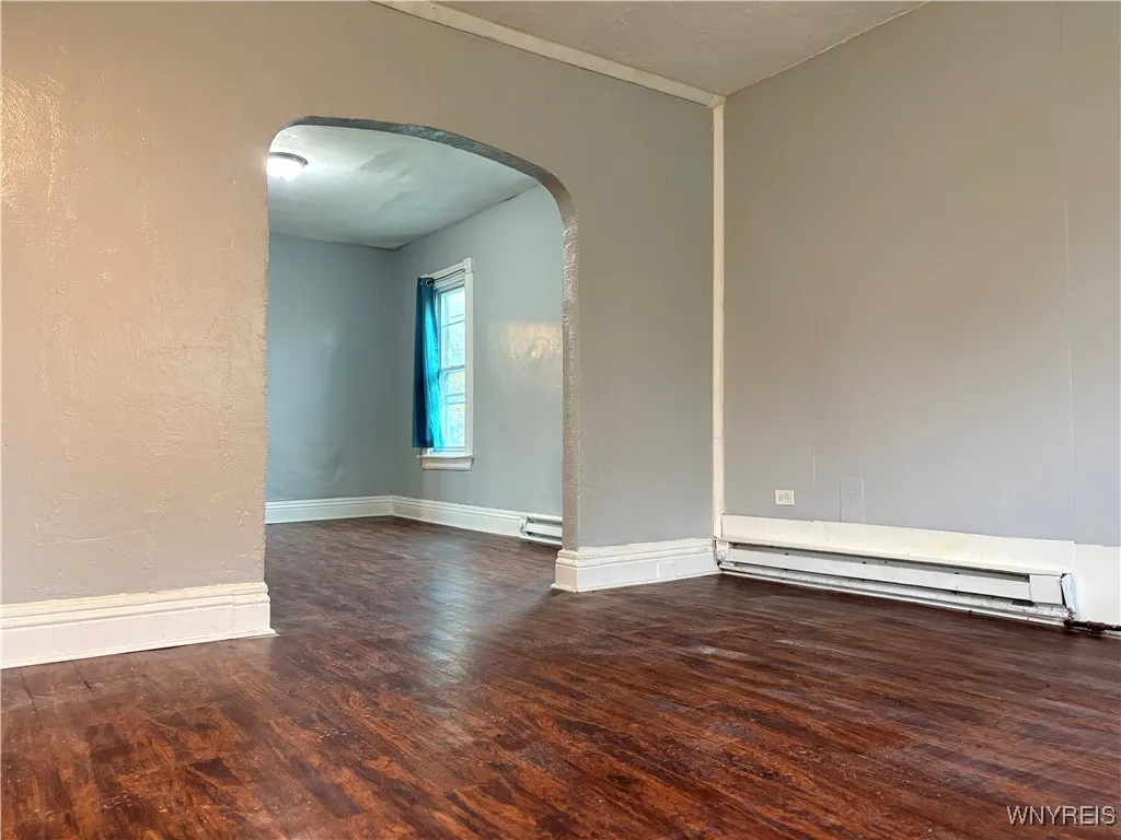 201 Lemon Street, Buffalo, New York 14204, Buffalo, New York 14204, 5 Bedrooms Bedrooms, 10 Rooms Rooms,1 BathroomBathrooms,Residential Lease,For Rent,201 Lemon Street, Buffalo, New York 14204,0,B1649921