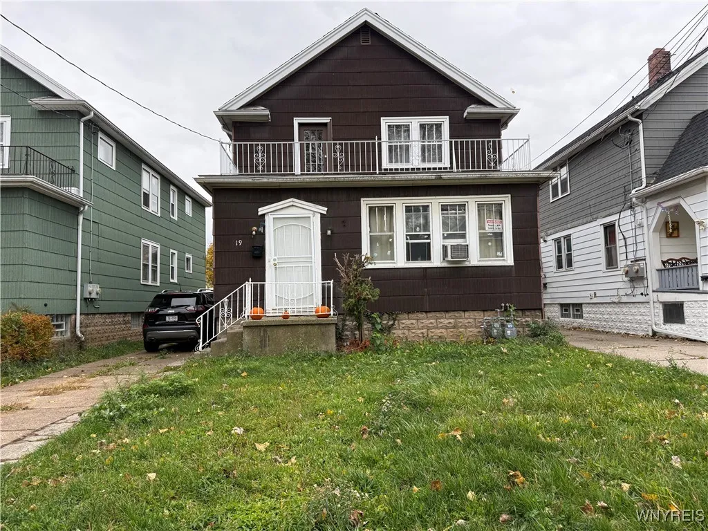 19 Dunlop Avenue, Buffalo, New York 14215, Buffalo, New York 14215, 5 Bedrooms Bedrooms, ,2 BathroomsBathrooms,Residential,Closed,19 Dunlop Avenue, Buffalo, New York 14215,0,B1649187