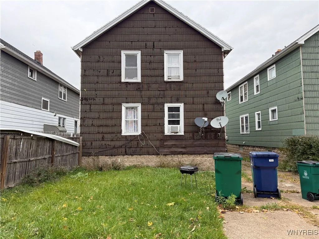 19 Dunlop Avenue, Buffalo, New York 14215, Buffalo, New York 14215, 5 Bedrooms Bedrooms, ,2 BathroomsBathrooms,Residential,Closed,19 Dunlop Avenue, Buffalo, New York 14215,0,B1649187