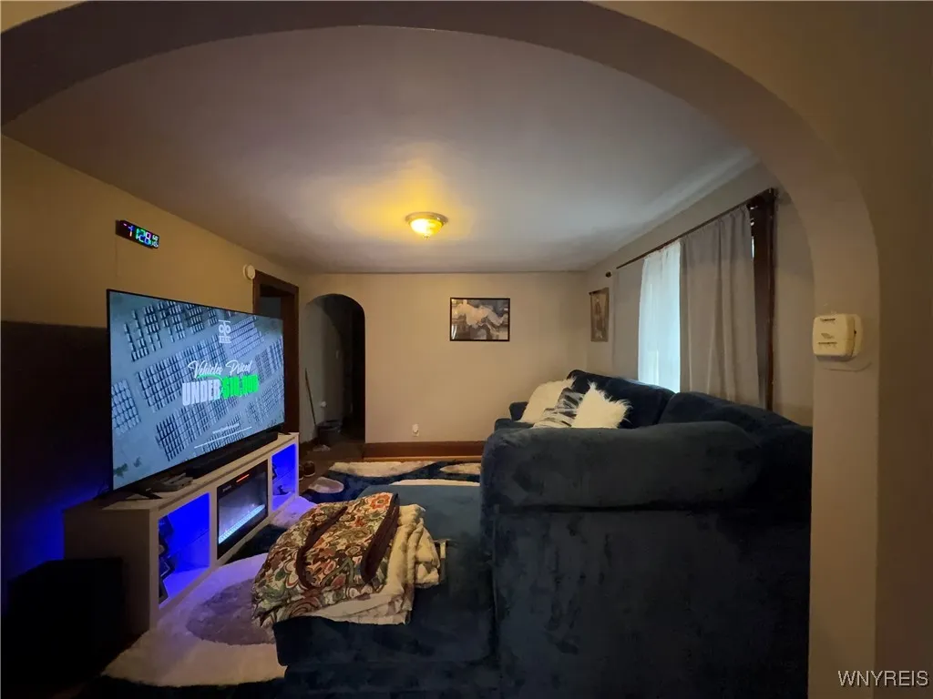 19 Dunlop Avenue, Buffalo, New York 14215, Buffalo, New York 14215, 5 Bedrooms Bedrooms, ,2 BathroomsBathrooms,Residential,Closed,19 Dunlop Avenue, Buffalo, New York 14215,0,B1649187