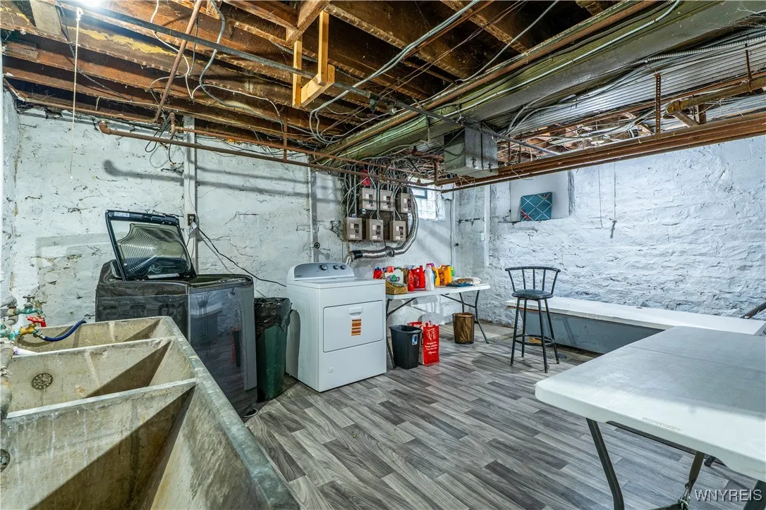 467 Norwood Avenue, Buffalo, New York 14222, Buffalo, New York 14222, 5 Bedrooms Bedrooms, ,Multi Family,For Sale,467 Norwood Avenue, Buffalo, New York 14222,0,B1650108