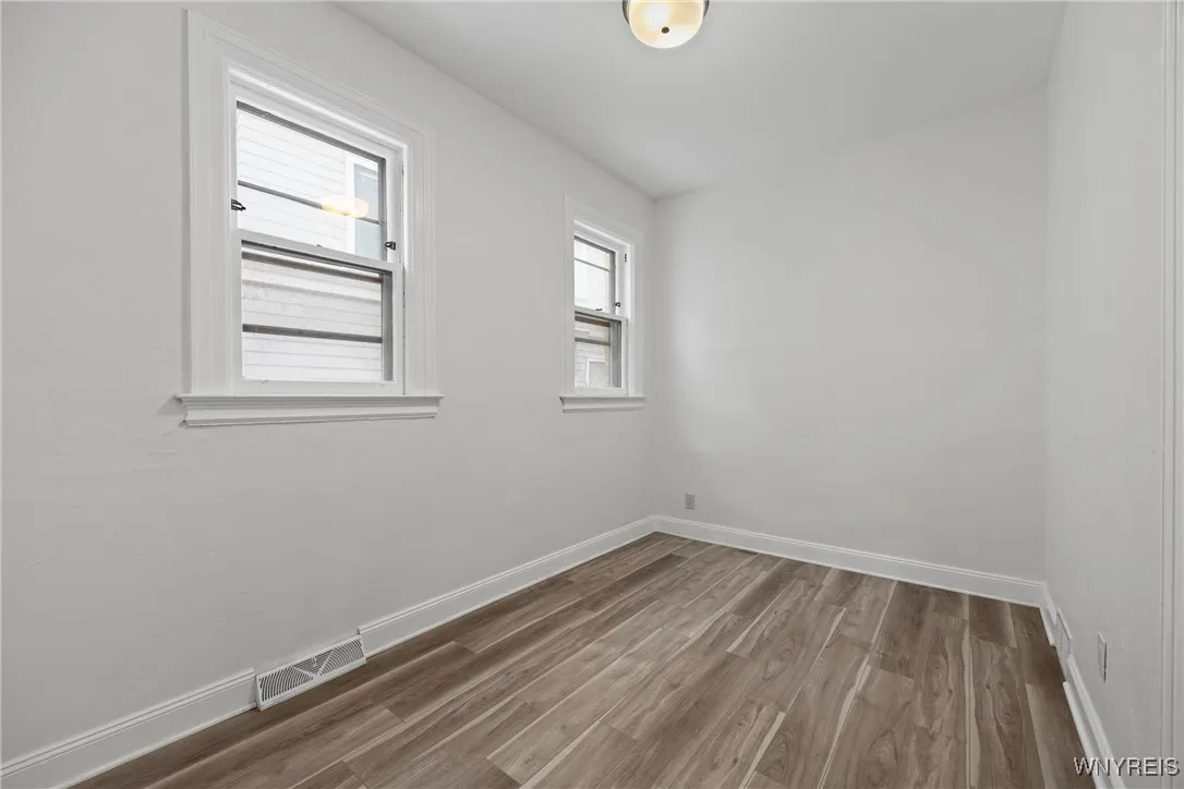 522 West Ferry Street 1, Buffalo, New York 14222, Buffalo, New York 14222, 3 Bedrooms Bedrooms, 5 Rooms Rooms,1 BathroomBathrooms,Residential Lease,For Rent,522 West Ferry Street 1, Buffalo, New York 14222,0,B1650077