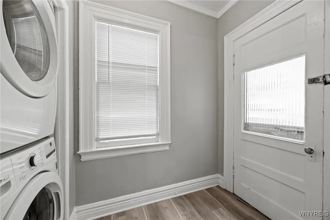 522 West Ferry Street 1, Buffalo, New York 14222, Buffalo, New York 14222, 3 Bedrooms Bedrooms, 5 Rooms Rooms,1 BathroomBathrooms,Residential Lease,For Rent,522 West Ferry Street 1, Buffalo, New York 14222,0,B1650077