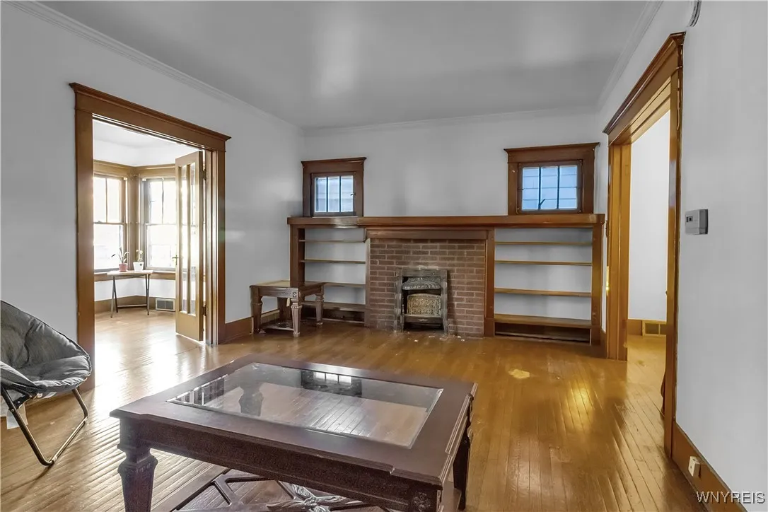 95 Montrose Avenue, Buffalo, New York 14214, Buffalo, New York 14214, 6 Bedrooms Bedrooms, ,2 BathroomsBathrooms,Residential,For Sale,95 Montrose Avenue, Buffalo, New York 14214,0,B1648664