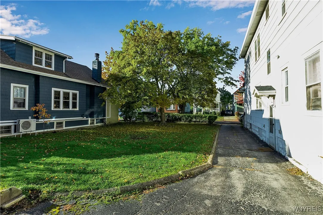 95 Montrose Avenue, Buffalo, New York 14214, Buffalo, New York 14214, 6 Bedrooms Bedrooms, ,2 BathroomsBathrooms,Residential,For Sale,95 Montrose Avenue, Buffalo, New York 14214,0,B1648664