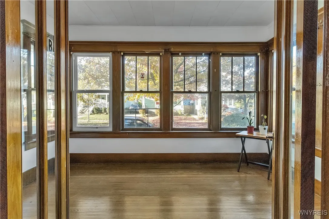 95 Montrose Avenue, Buffalo, New York 14214, Buffalo, New York 14214, 6 Bedrooms Bedrooms, ,2 BathroomsBathrooms,Residential,For Sale,95 Montrose Avenue, Buffalo, New York 14214,0,B1648664