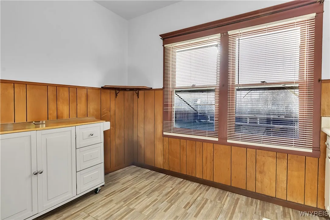 95 Montrose Avenue, Buffalo, New York 14214, Buffalo, New York 14214, 6 Bedrooms Bedrooms, ,2 BathroomsBathrooms,Residential,For Sale,95 Montrose Avenue, Buffalo, New York 14214,0,B1648664