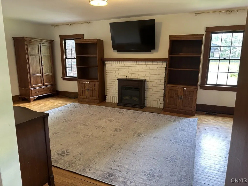 845 East Main Street, Aurora, New York 14052, Aurora, New York 14052, 4 Bedrooms Bedrooms, 8 Rooms Rooms,2 BathroomsBathrooms,Residential,Closed,845 East Main Street, Aurora, New York 14052,0,S1650148