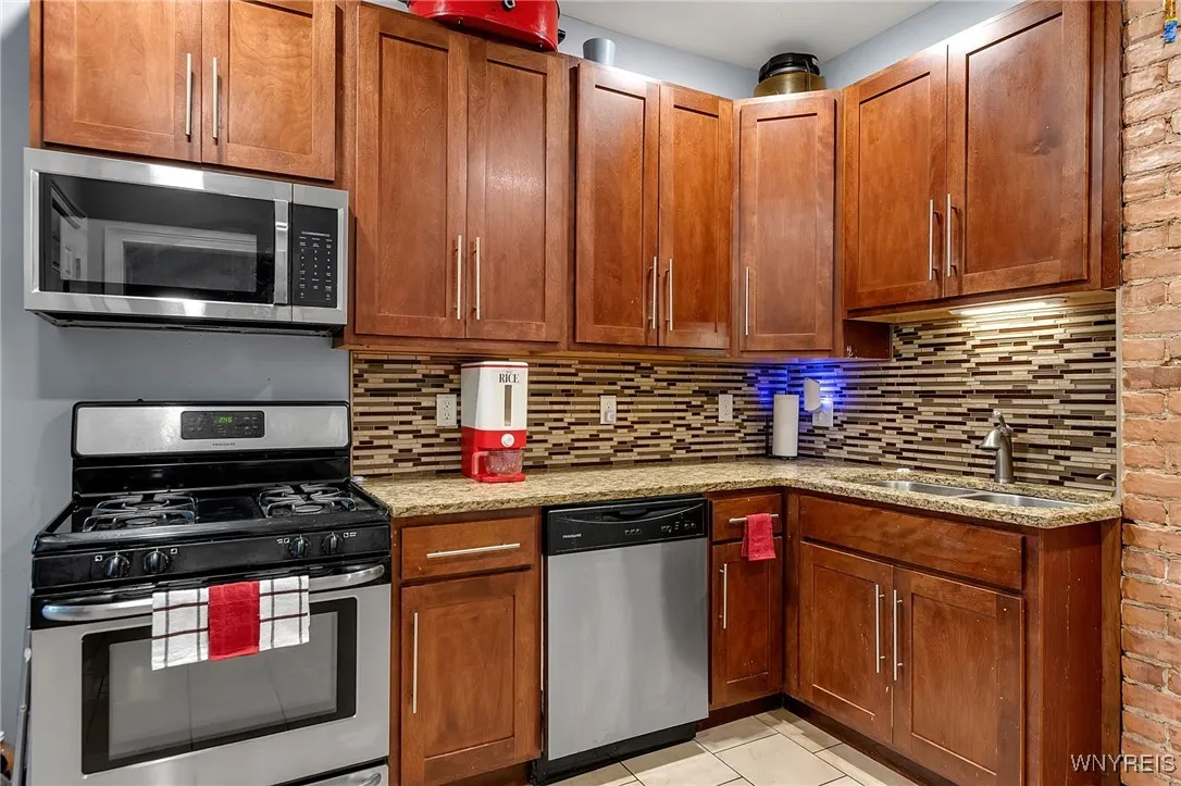 11 Hoyt Street, Buffalo, New York 14213, Buffalo, New York 14213, 8 Bedrooms Bedrooms, ,2 BathroomsBathrooms,Residential,For Sale,11 Hoyt Street, Buffalo, New York 14213,0,B1650075