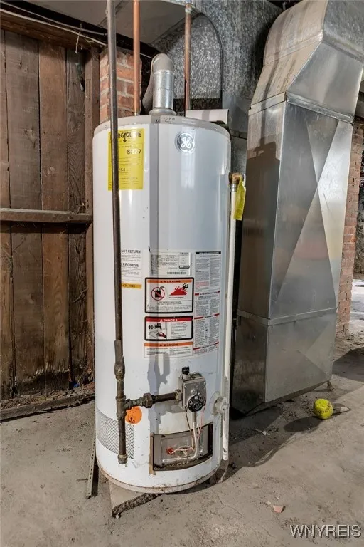 11 Hoyt Street, Buffalo, New York 14213, Buffalo, New York 14213, 8 Bedrooms Bedrooms, ,2 BathroomsBathrooms,Residential,For Sale,11 Hoyt Street, Buffalo, New York 14213,0,B1650075