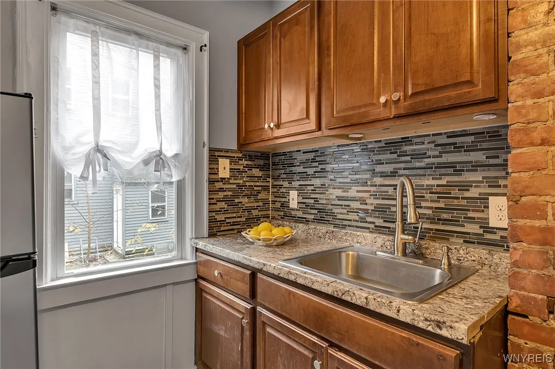 11 Hoyt Street, Buffalo, New York 14213, Buffalo, New York 14213, 8 Bedrooms Bedrooms, ,2 BathroomsBathrooms,Residential,For Sale,11 Hoyt Street, Buffalo, New York 14213,0,B1650075