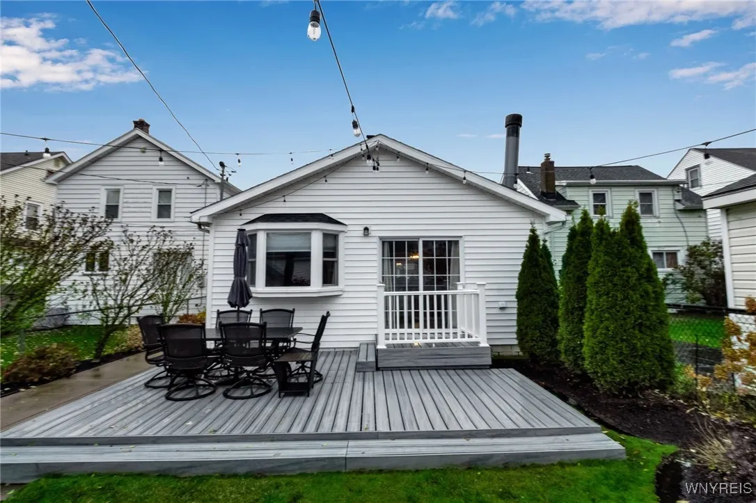 252 Shepard Avenue, Tonawanda, New York 14217, Tonawanda, New York 14217, 4 Bedrooms Bedrooms, 8 Rooms Rooms,2 BathroomsBathrooms,Residential,Closed,252 Shepard Avenue, Tonawanda, New York 14217,0,B1650106