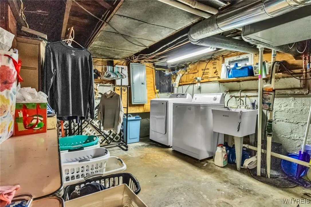 252 Shepard Avenue, Tonawanda, New York 14217, Tonawanda, New York 14217, 4 Bedrooms Bedrooms, 8 Rooms Rooms,2 BathroomsBathrooms,Residential,Closed,252 Shepard Avenue, Tonawanda, New York 14217,0,B1650106