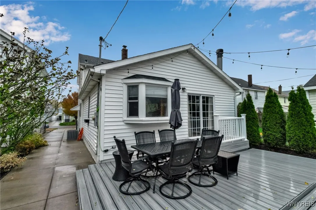 252 Shepard Avenue, Tonawanda, New York 14217, Tonawanda, New York 14217, 4 Bedrooms Bedrooms, 8 Rooms Rooms,2 BathroomsBathrooms,Residential,Closed,252 Shepard Avenue, Tonawanda, New York 14217,0,B1650106