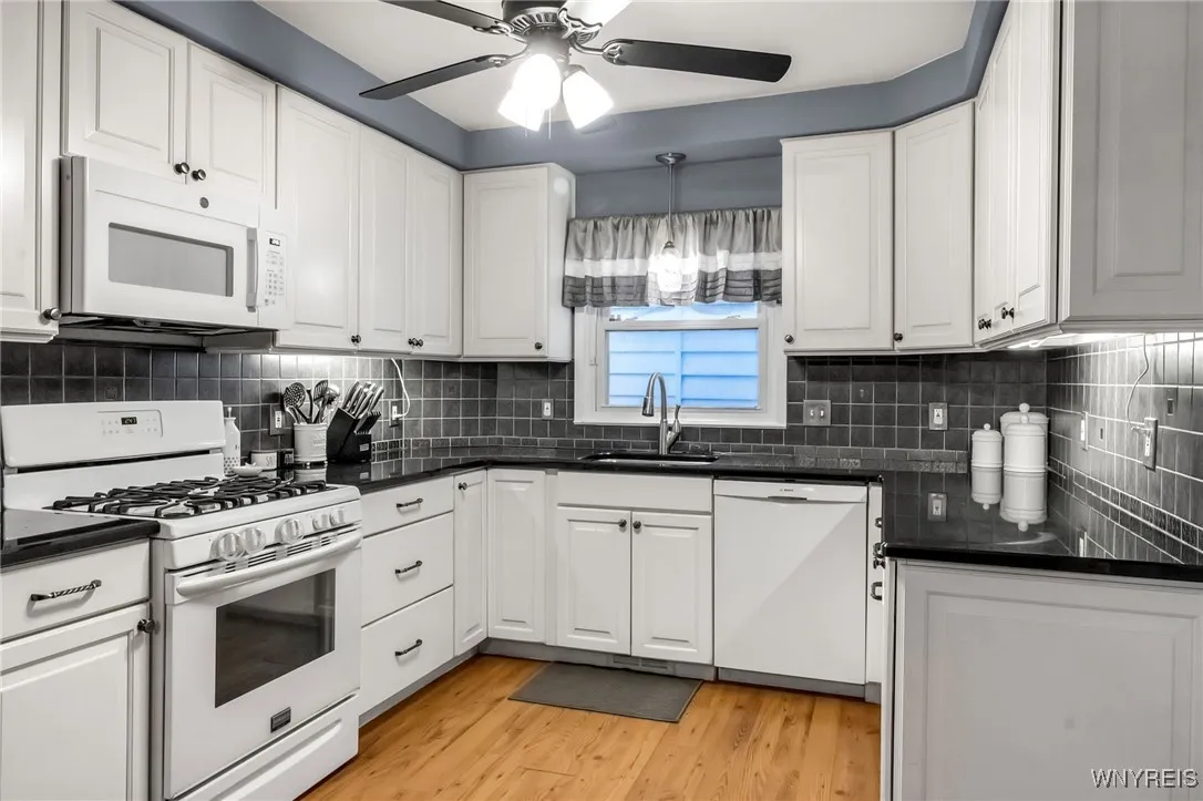 252 Shepard Avenue, Tonawanda, New York 14217, Tonawanda, New York 14217, 4 Bedrooms Bedrooms, 8 Rooms Rooms,2 BathroomsBathrooms,Residential,Closed,252 Shepard Avenue, Tonawanda, New York 14217,0,B1650106