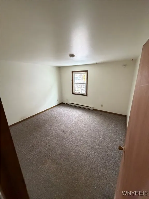29 Lake Avenue, Hamburg, New York 14219, Hamburg, New York 14219, 1 Bedroom Bedrooms, 4 Rooms Rooms,1 BathroomBathrooms,Residential Lease,For Rent,29 Lake Avenue, Hamburg, New York 14219,0,B1650179
