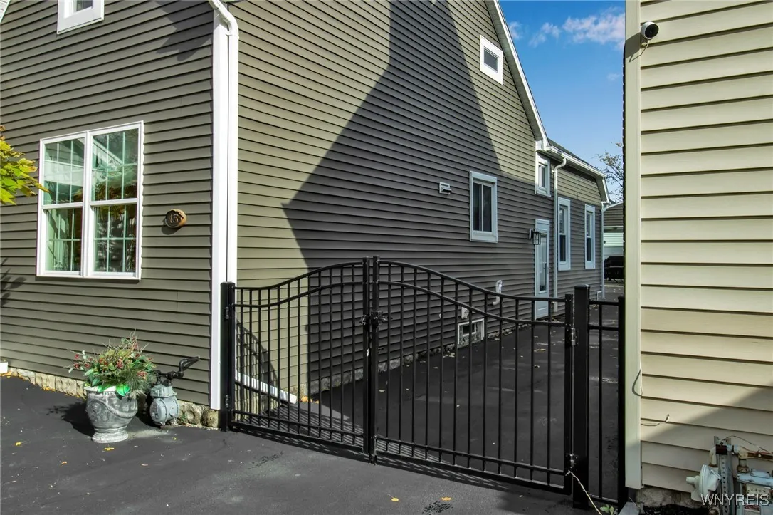 45 Arundel Road, Buffalo, New York 14216, Buffalo, New York 14216, 4 Bedrooms Bedrooms, 9 Rooms Rooms,2 BathroomsBathrooms,Residential,For Sale,45 Arundel Road, Buffalo, New York 14216,0,B1650213