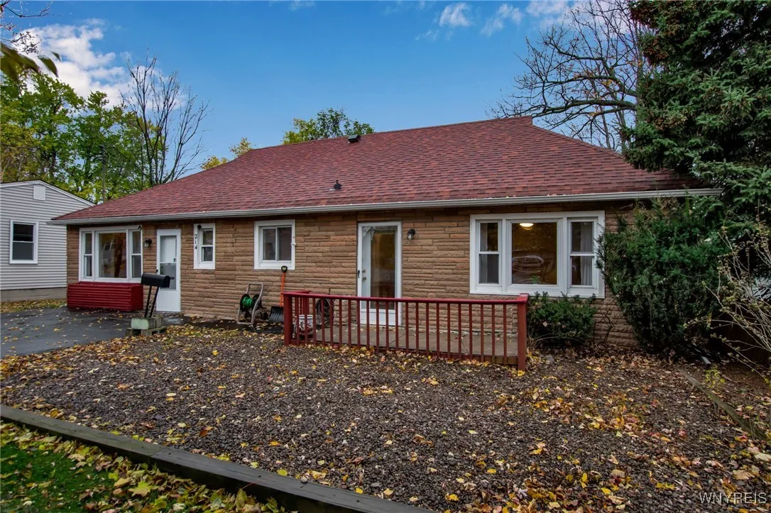 214 Aurora Avenue, West Seneca, New York 14224, West Seneca, New York 14224, 3 Bedrooms Bedrooms, 6 Rooms Rooms,1 BathroomBathrooms,Residential,For Sale,214 Aurora Avenue, West Seneca, New York 14224,0,B1648818