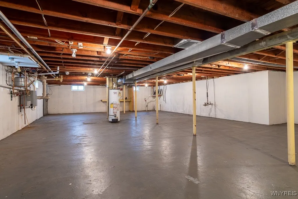 8115 Tonawanda Creek Road, Clarence, New York 1405, Clarence, New York 14051, 3 Bedrooms Bedrooms, 6 Rooms Rooms,1 BathroomBathrooms,Residential,For Sale,8115 Tonawanda Creek Road, Clarence, New York 1405,0,B1650241