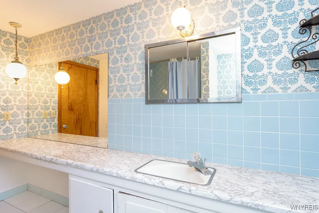 8115 Tonawanda Creek Road, Clarence, New York 1405, Clarence, New York 14051, 3 Bedrooms Bedrooms, 6 Rooms Rooms,1 BathroomBathrooms,Residential,For Sale,8115 Tonawanda Creek Road, Clarence, New York 1405,0,B1650241