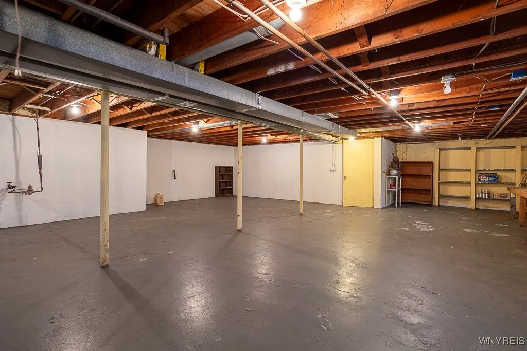 8115 Tonawanda Creek Road, Clarence, New York 1405, Clarence, New York 14051, 3 Bedrooms Bedrooms, 6 Rooms Rooms,1 BathroomBathrooms,Residential,For Sale,8115 Tonawanda Creek Road, Clarence, New York 1405,0,B1650241