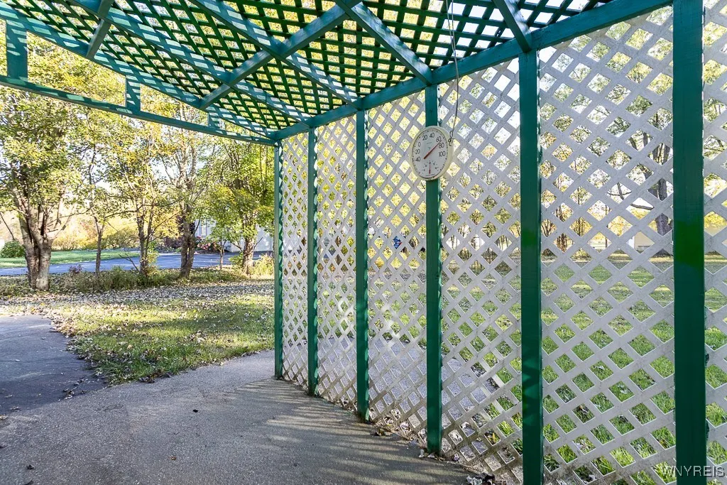 8115 Tonawanda Creek Road, Clarence, New York 1405, Clarence, New York 14051, 3 Bedrooms Bedrooms, 6 Rooms Rooms,1 BathroomBathrooms,Residential,For Sale,8115 Tonawanda Creek Road, Clarence, New York 1405,0,B1650241