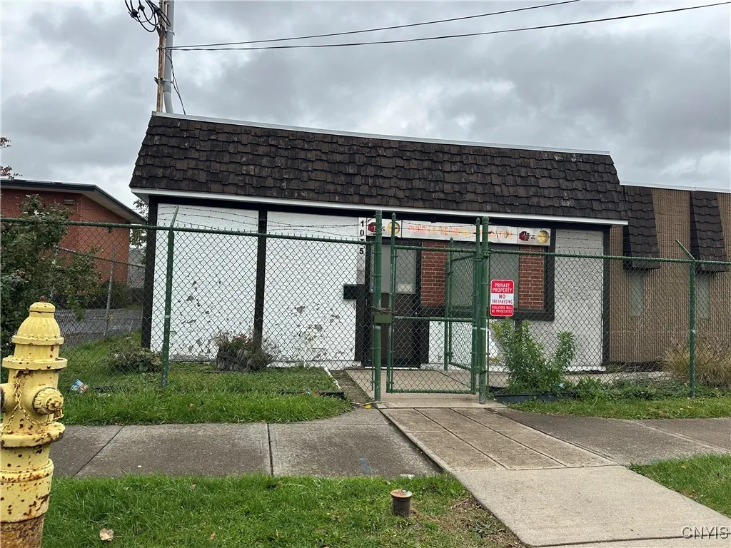 1035 Montgomery Street, Syracuse, New York 13202, Syracuse, New York 13202, ,Commercial Sale,For Sale,1035 Montgomery Street, Syracuse, New York 13202,0,S1650274
