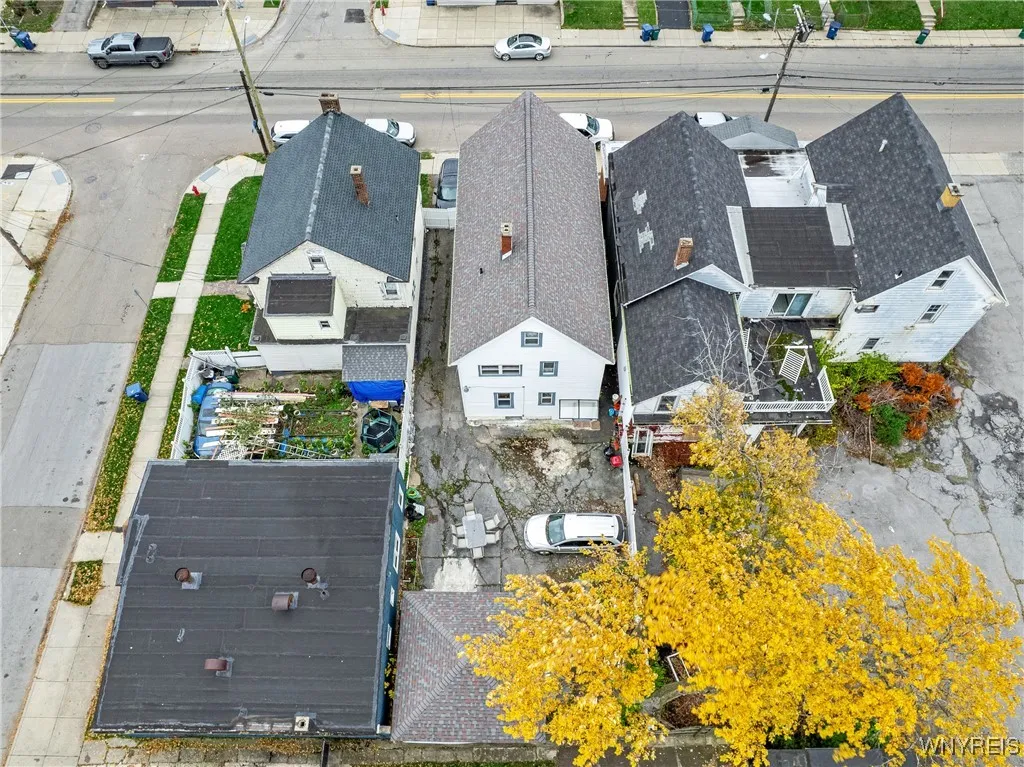 376 Ontario Street, Buffalo, New York 14207, Buffalo, New York 14207, 6 Bedrooms Bedrooms, ,2 BathroomsBathrooms,Residential,For Sale,376 Ontario Street, Buffalo, New York 14207,0,B1649877