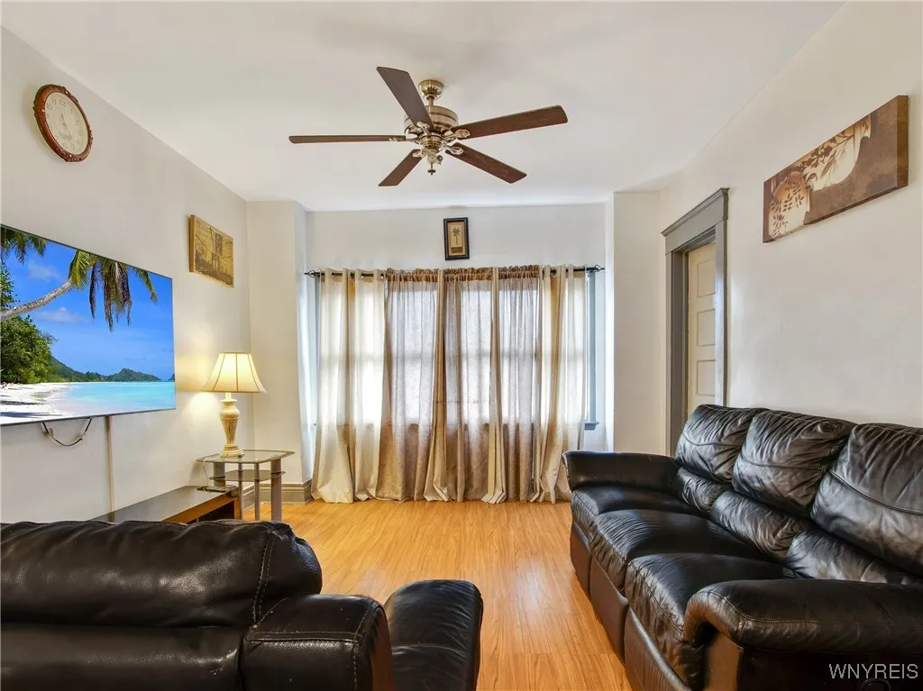 376 Ontario Street, Buffalo, New York 14207, Buffalo, New York 14207, 6 Bedrooms Bedrooms, ,2 BathroomsBathrooms,Residential,For Sale,376 Ontario Street, Buffalo, New York 14207,0,B1649877