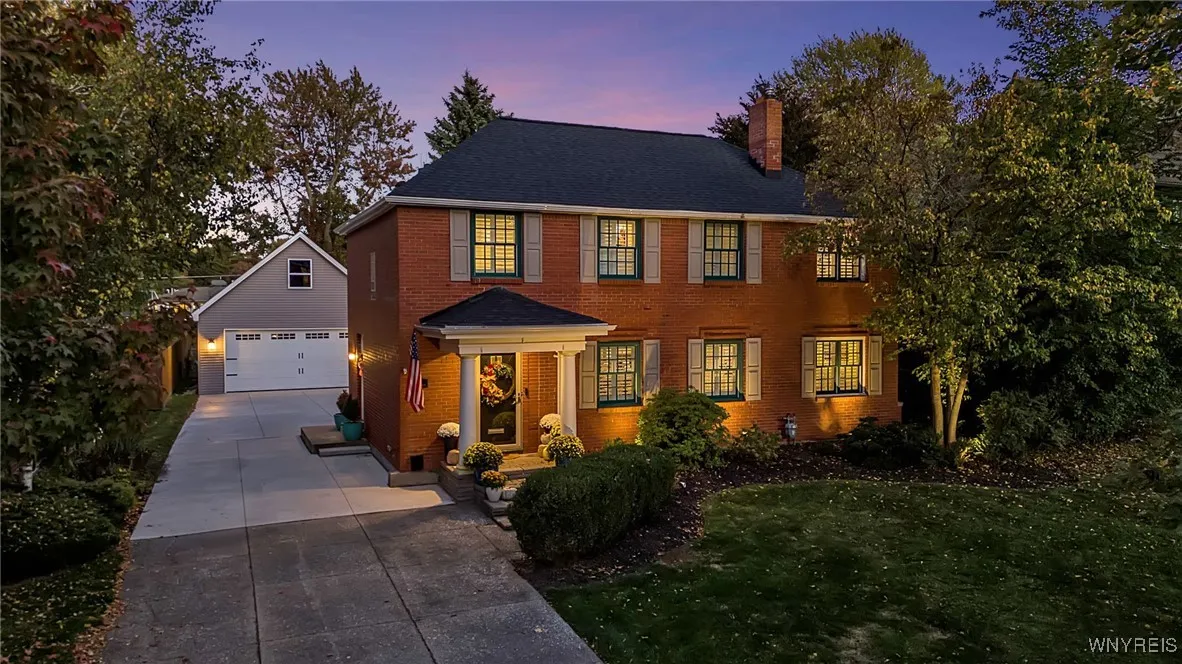 160 High Park Blvd, Amherst, New York 14226, Amherst, New York 14226, 3 Bedrooms Bedrooms, 7 Rooms Rooms,2 BathroomsBathrooms,Residential,For Sale,160 High Park Blvd, Amherst, New York 14226,0,B1650249