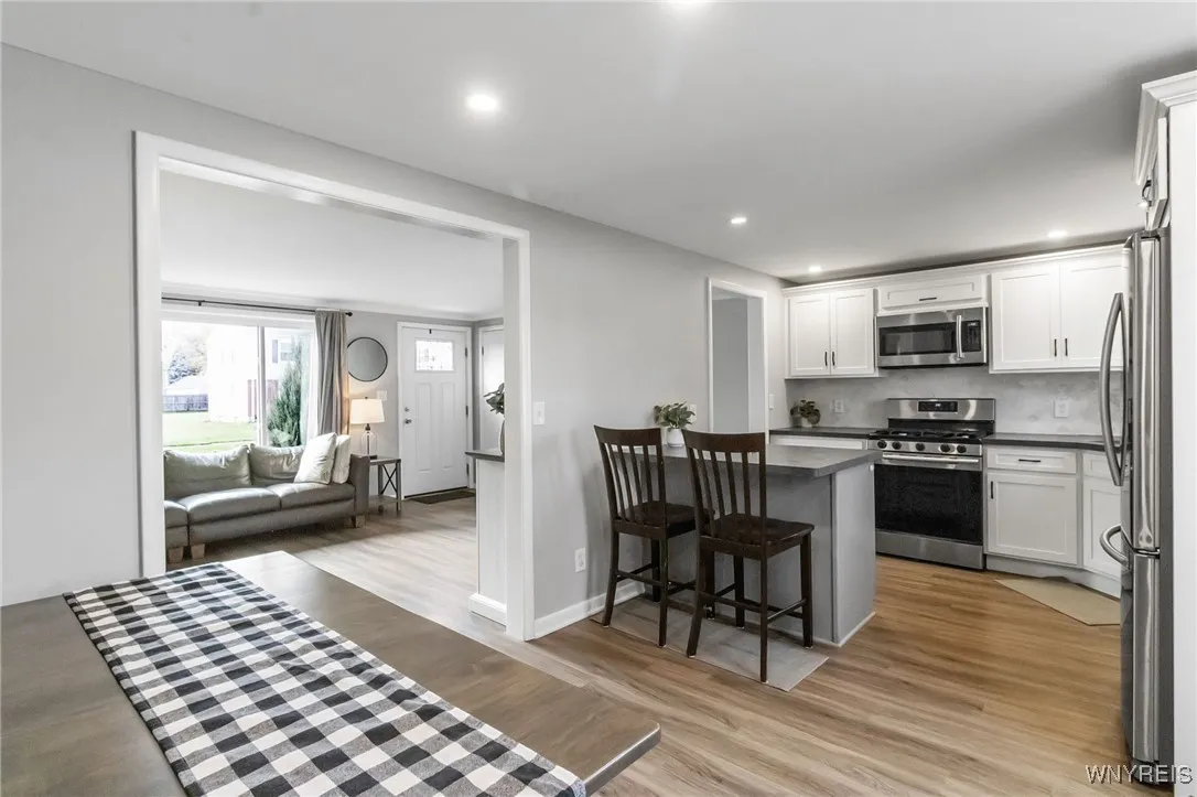 Eat in Kitchen / Dining Room