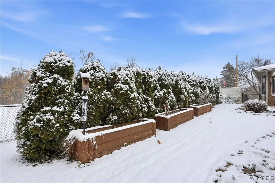 6630 Brookside Drive, Hamburg, New York 14075, Hamburg, New York 14075, 3 Bedrooms Bedrooms, 8 Rooms Rooms,3 BathroomsBathrooms,Residential,For Sale,6630 Brookside Drive, Hamburg, New York 14075,0,B1650325