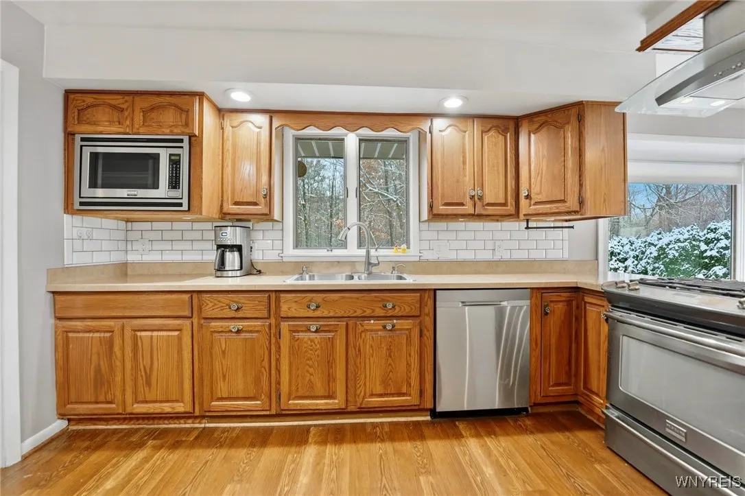 6630 Brookside Drive, Hamburg, New York 14075, Hamburg, New York 14075, 3 Bedrooms Bedrooms, 8 Rooms Rooms,3 BathroomsBathrooms,Residential,For Sale,6630 Brookside Drive, Hamburg, New York 14075,0,B1650325