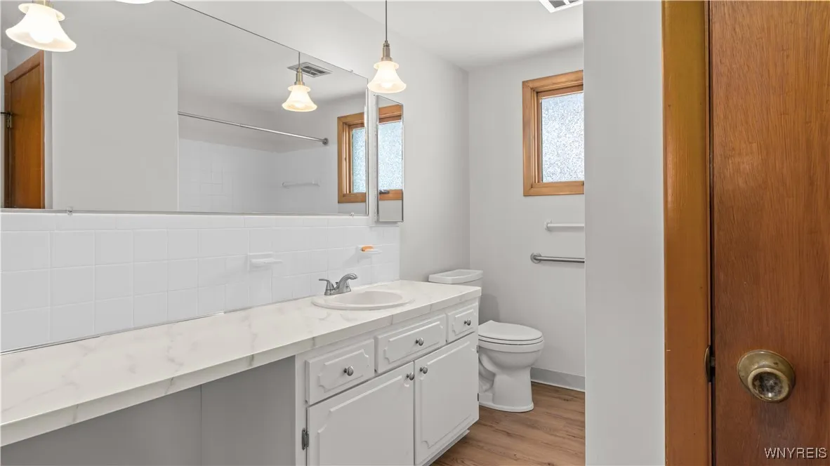 59 Cresthaven Drive, West Seneca, New York 14224, West Seneca, New York 14224, 3 Bedrooms Bedrooms, 8 Rooms Rooms,1 BathroomBathrooms,Residential,For Sale,59 Cresthaven Drive, West Seneca, New York 14224,0,B1650308