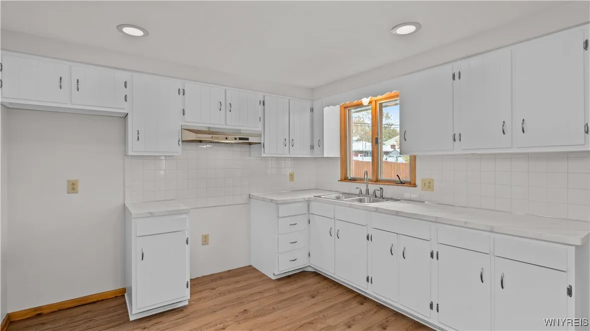 59 Cresthaven Drive, West Seneca, New York 14224, West Seneca, New York 14224, 3 Bedrooms Bedrooms, 8 Rooms Rooms,1 BathroomBathrooms,Residential,For Sale,59 Cresthaven Drive, West Seneca, New York 14224,0,B1650308