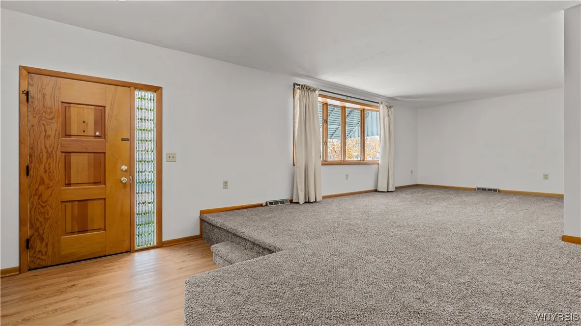 59 Cresthaven Drive, West Seneca, New York 14224, West Seneca, New York 14224, 3 Bedrooms Bedrooms, 8 Rooms Rooms,1 BathroomBathrooms,Residential,For Sale,59 Cresthaven Drive, West Seneca, New York 14224,0,B1650308
