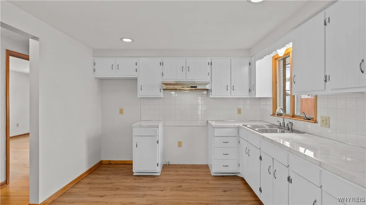 59 Cresthaven Drive, West Seneca, New York 14224, West Seneca, New York 14224, 3 Bedrooms Bedrooms, 8 Rooms Rooms,1 BathroomBathrooms,Residential,For Sale,59 Cresthaven Drive, West Seneca, New York 14224,0,B1650308