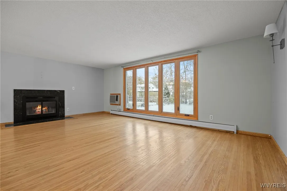 162 Red Oak Drive, Amherst, New York 14221, Amherst, New York 14221, 3 Bedrooms Bedrooms, 5 Rooms Rooms,1 BathroomBathrooms,Residential,For Sale,162 Red Oak Drive, Amherst, New York 14221,0,B1650320