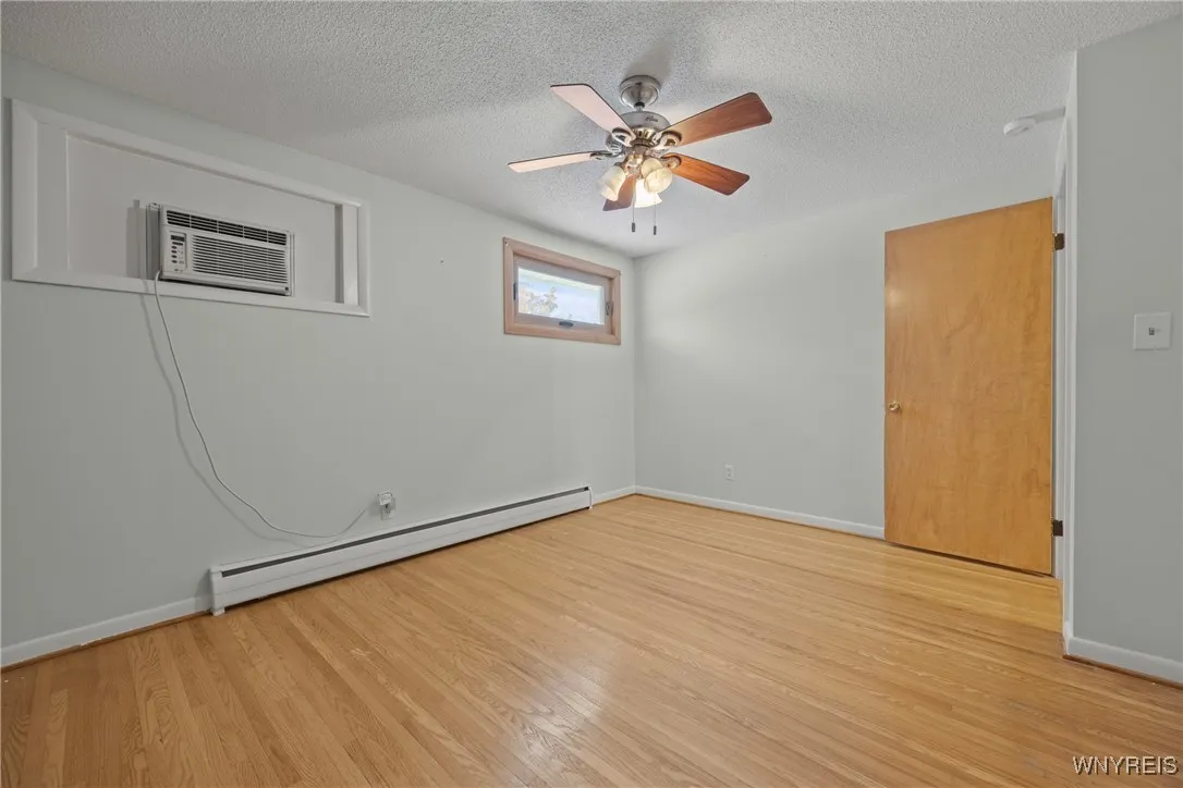 162 Red Oak Drive, Amherst, New York 14221, Amherst, New York 14221, 3 Bedrooms Bedrooms, 5 Rooms Rooms,1 BathroomBathrooms,Residential,For Sale,162 Red Oak Drive, Amherst, New York 14221,0,B1650320
