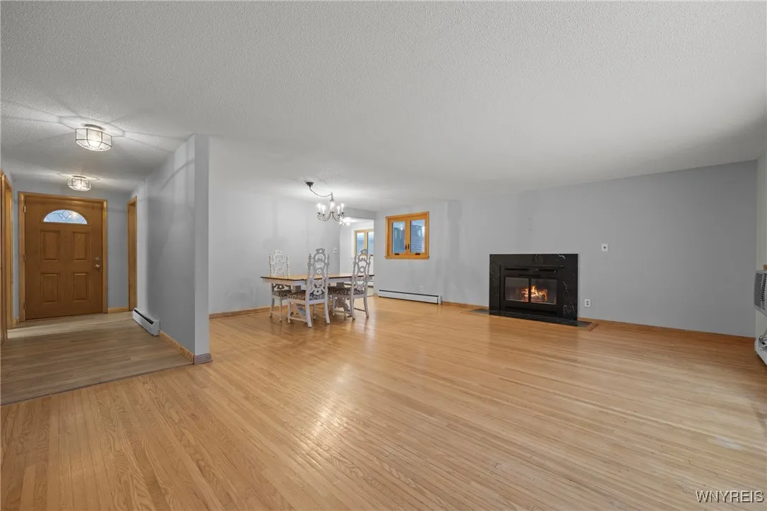 162 Red Oak Drive, Amherst, New York 14221, Amherst, New York 14221, 3 Bedrooms Bedrooms, 5 Rooms Rooms,1 BathroomBathrooms,Residential,For Sale,162 Red Oak Drive, Amherst, New York 14221,0,B1650320