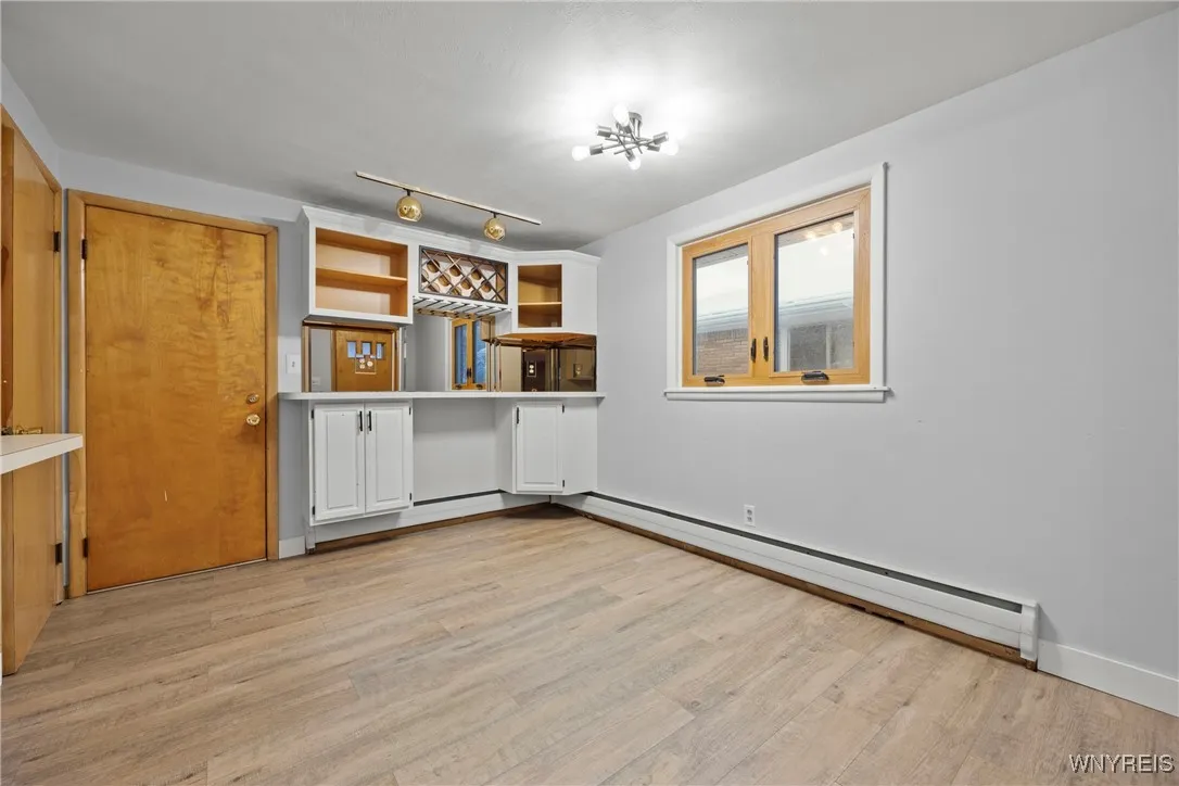 162 Red Oak Drive, Amherst, New York 14221, Amherst, New York 14221, 3 Bedrooms Bedrooms, 5 Rooms Rooms,1 BathroomBathrooms,Residential,For Sale,162 Red Oak Drive, Amherst, New York 14221,0,B1650320