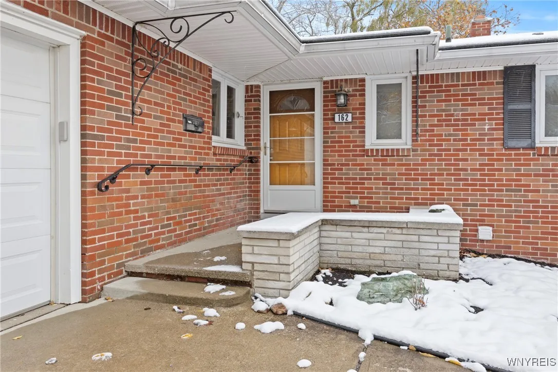 162 Red Oak Drive, Amherst, New York 14221, Amherst, New York 14221, 3 Bedrooms Bedrooms, 5 Rooms Rooms,1 BathroomBathrooms,Residential,For Sale,162 Red Oak Drive, Amherst, New York 14221,0,B1650320