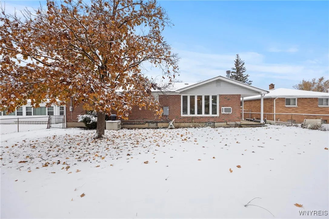 162 Red Oak Drive, Amherst, New York 14221, Amherst, New York 14221, 3 Bedrooms Bedrooms, 5 Rooms Rooms,1 BathroomBathrooms,Residential,For Sale,162 Red Oak Drive, Amherst, New York 14221,0,B1650320