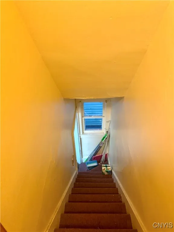 dual stair cases upstairs