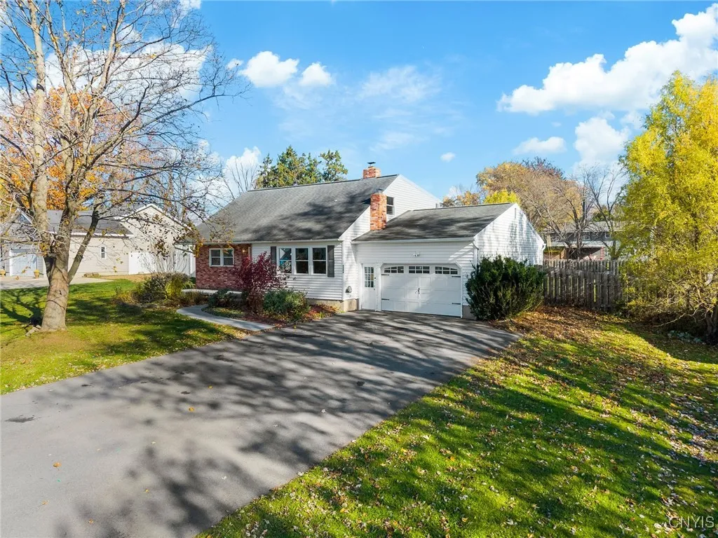 9396 Woodlawn Drive, Cicero, New York 13029, Cicero, New York 13029, 4 Bedrooms Bedrooms, 12 Rooms Rooms,1 BathroomBathrooms,Residential,For Sale,9396 Woodlawn Drive, Cicero, New York 13029,0,S1646000