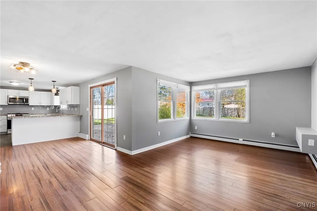 9396 Woodlawn Drive, Cicero, New York 13029, Cicero, New York 13029, 4 Bedrooms Bedrooms, 12 Rooms Rooms,1 BathroomBathrooms,Residential,For Sale,9396 Woodlawn Drive, Cicero, New York 13029,0,S1646000