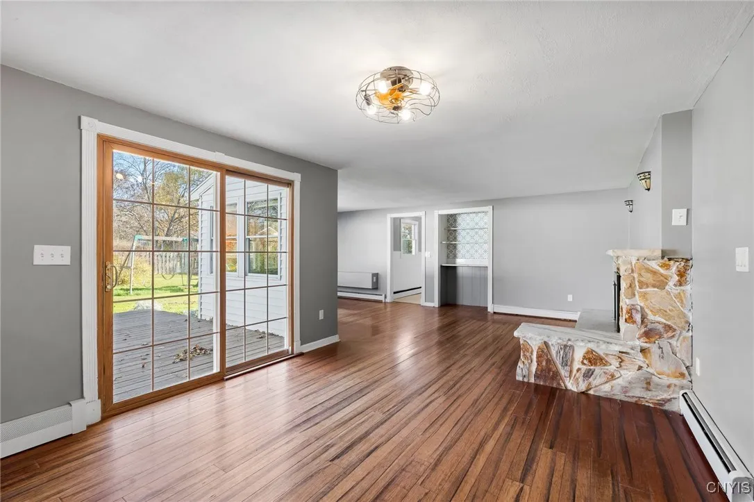 9396 Woodlawn Drive, Cicero, New York 13029, Cicero, New York 13029, 4 Bedrooms Bedrooms, 12 Rooms Rooms,1 BathroomBathrooms,Residential,For Sale,9396 Woodlawn Drive, Cicero, New York 13029,0,S1646000