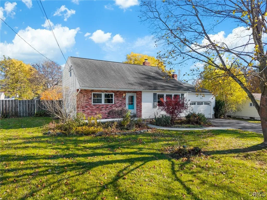 9396 Woodlawn Drive, Cicero, New York 13029, Cicero, New York 13029, 4 Bedrooms Bedrooms, 12 Rooms Rooms,1 BathroomBathrooms,Residential,For Sale,9396 Woodlawn Drive, Cicero, New York 13029,0,S1646000